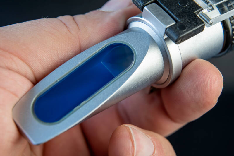 Refractometer in hand